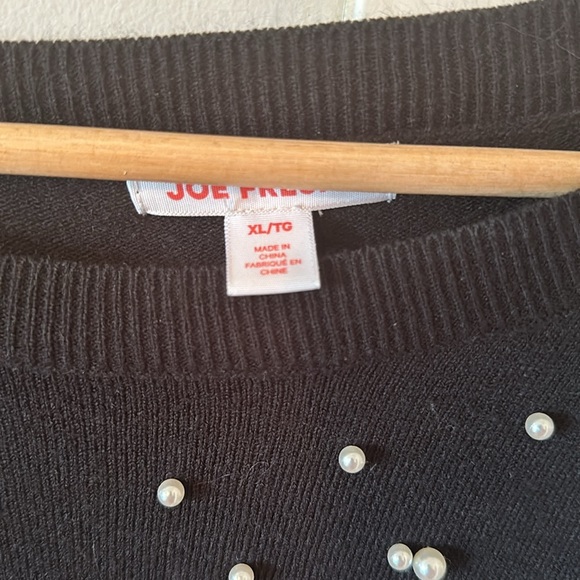 XL black sweater with pearl detail - Picture 3 of 3